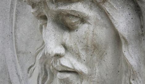 Credincioșii s-au speriat când au văzut minunea! Statueta lui Iisus a deschis ochii chiar în timpul slujbei! (VIDEO)