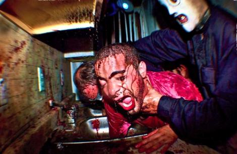 Oamenii din întreaga lume plătesc bani grei ca să fie torturați în camere ale groazei! Imaginile sunt șocante! Ai curaj să te uiți? (VIDEO)
