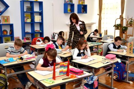 Schimbare în învățământul românesc! Profesorii nu au voie să predea la clasa în care învață propriul copil