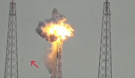 Legătura dintre explozia rachetei Falcon 9 şi extratereștri. ''Nu este prima dată când ei ne lovesc''