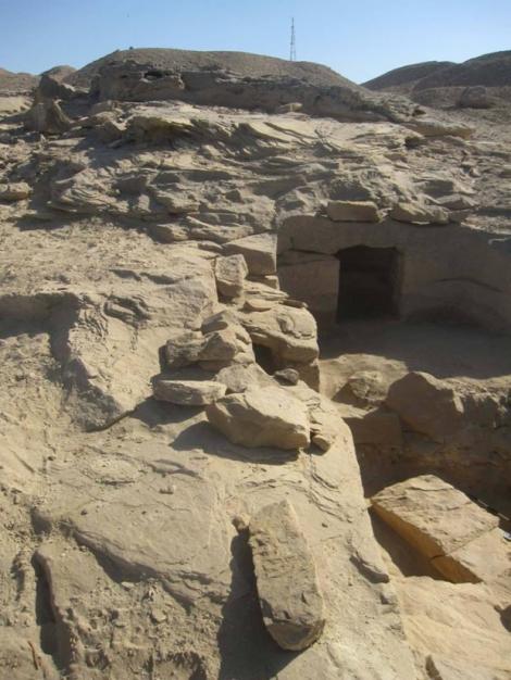 Descoperire nemaîntâlnită într-o localitate din Egipt. Ce au găsit arheologii în 12 morminte vechi de peste 3.500 de ani. Poze care își vor tăia răsuflarea!