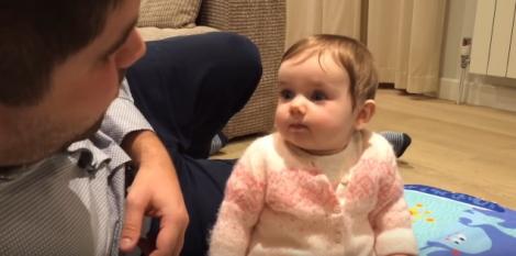 Acest bebeluș are cel mai contagios râs din lume! Sigur nu vei rezista! (VIDEO)