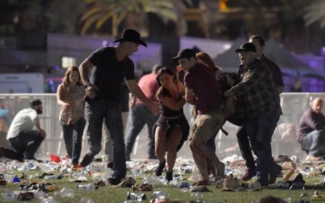 Teroare în Las Vegas! Bărbat de 64 de ani, autorul atacului armat soldat cu cel puţin 50 de morţi şi peste 200 de răniţi