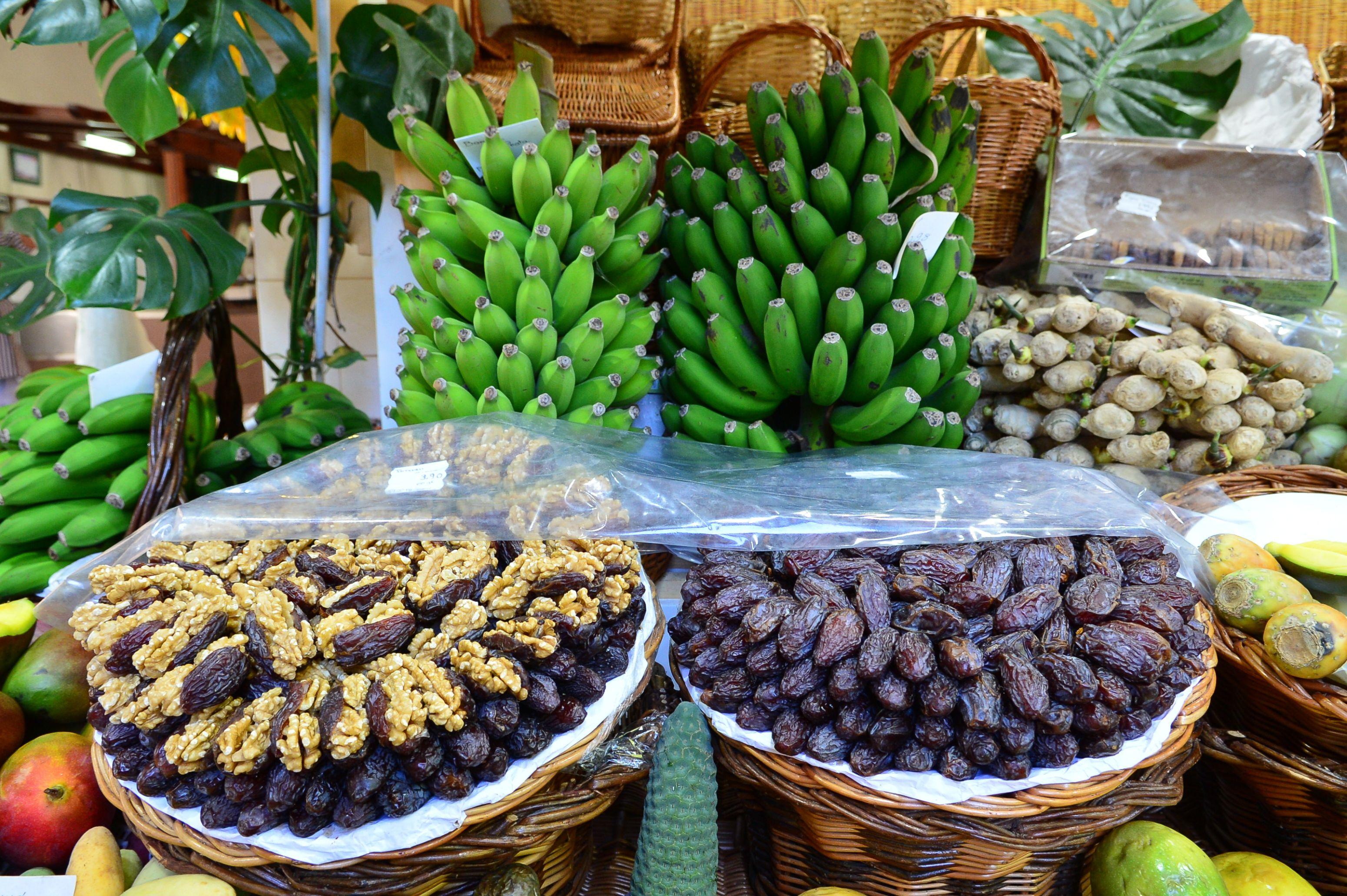 смузи с бананом и финиками. какао с финиками. фиников и банана. бананы, кокос, маракуйя, папайя, финики. хурма банан.