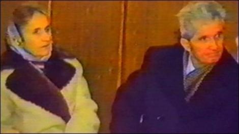 Elena Ceauşescu a murit îmbrăcată ca o... doamnă! Paltonul de LUX pe care l-a purtat în ziua executării costa cât o Dacie