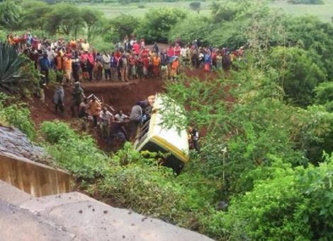 Tragedie în lume! 32 de copii de 12 și 13 ani au murit într-un accident de microbuz şcolar, petrecut în Tanzania