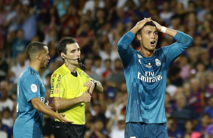 VIDEO: Suspendare RECORD pentru Cristiano Ronaldo! Cât poate sta pe bară, după ce l-a bruscat pe arbitru