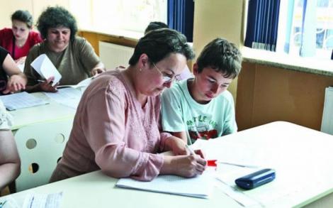 O NOUĂ SCHIMBARE radicală în învăţământul românesc! Profesorii nu mai au voie să le facă asta elevilor