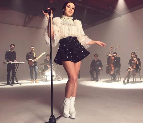 COVER DE SENZAŢIE! Nicoleta Nucă, fosta concurentă de la X Factor, a lansat, de ziua ei, o variantă excepţională a melodiei "Până când nu te iubeam" de la Maria Tanase