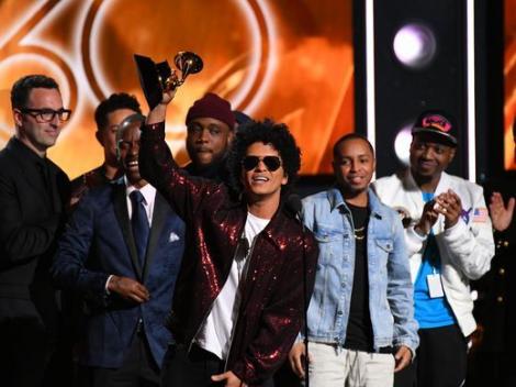 Premiile Grammy 2018. Bruno Mars "i-a luat pe toți". A plecat acasă cu marele premiu: "Vă mulţumesc că binecuvântaţi lumea"