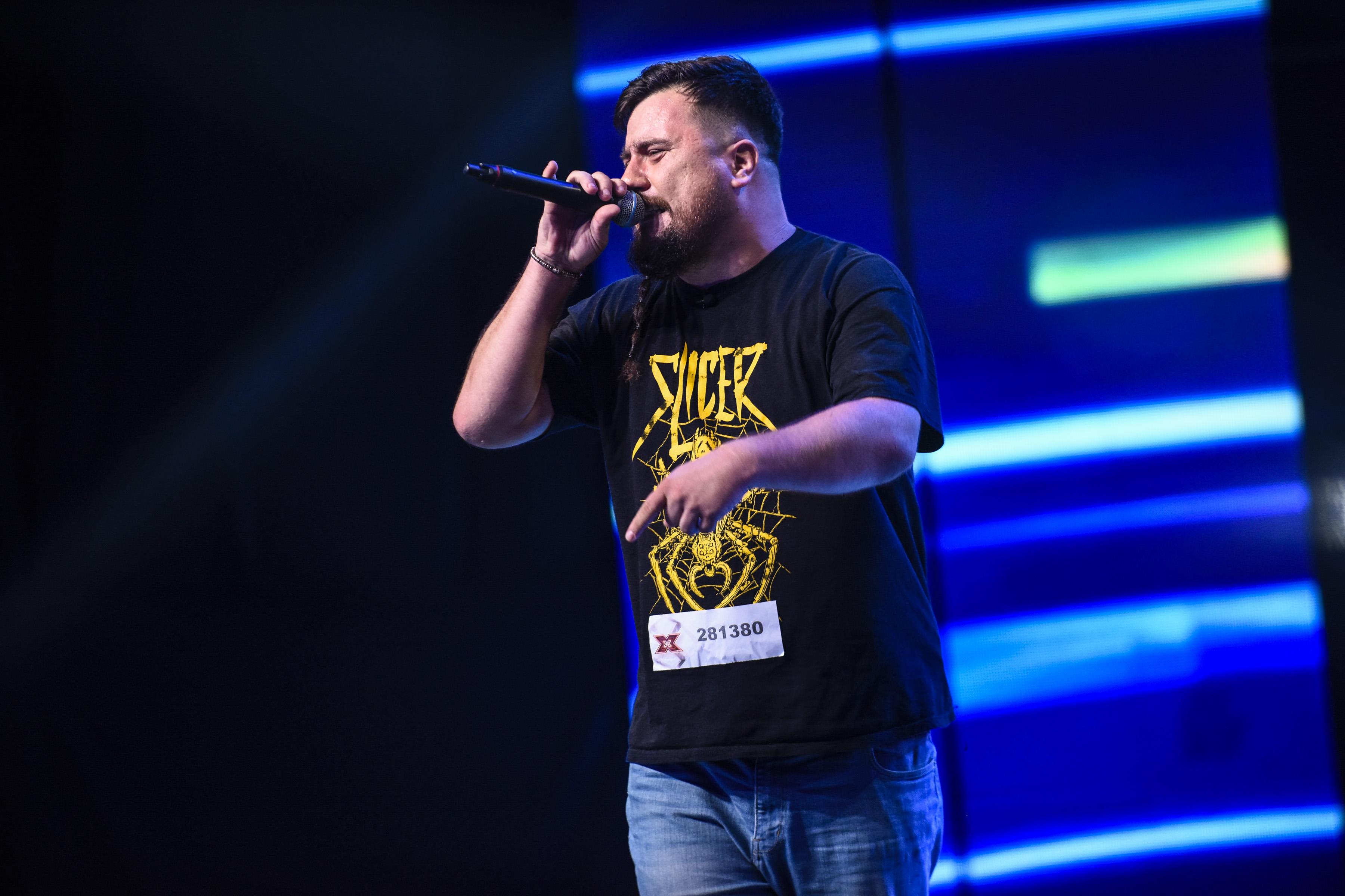 X Factor. Sezonul 8. George Lazăr, un rocker care cântă ...