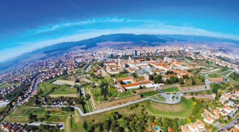Alba Iulia este cel mai scump oraș din România în care cazarea s-a scumpit de patru ori! Ce sumă fabuloasă trebuie să plătești pentru a petrece un weekend în următoarea perioadă