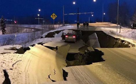 Imaginile sunt înfiorătoare! Cutremur cu magnitudinea 7 în Alaska. Pământul s-a crăpat și a înghițit tot