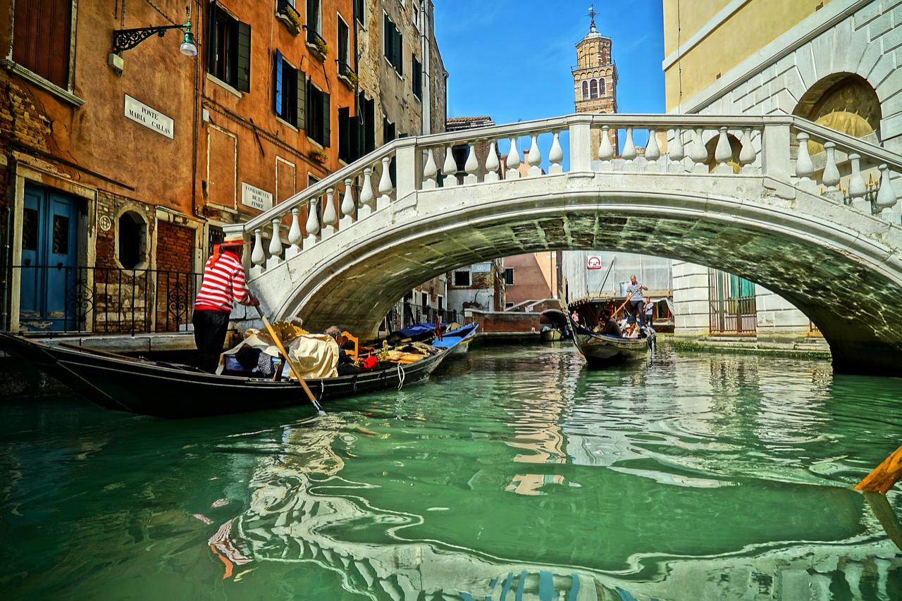 Veneția, orașul romanticilor de văzut într-un circuit de la Europa Travel!