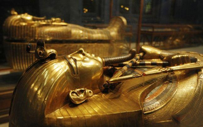Lock routine Teasing Egiptul Antic şi ale sale comori se mută la Bucureşti. Celebra mască a lui  Tutankhamon vine în România. Povestea din spatele BLESTEMULUI care a  îngrozit o lume întreagă | Antena 1