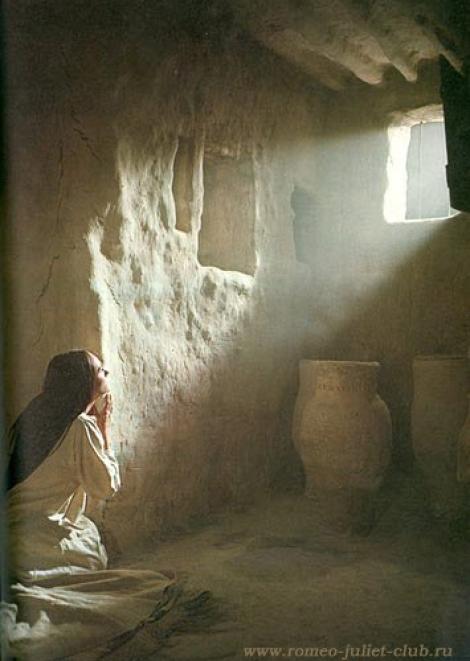 GALERIE FOTO / Cum arată, acum, actrița care a jucat-o pe Fecioara Maria, în filmul "Iisus din Nazaret". Frumusețea ei răpitoare și chipul angelic au făcut istorie