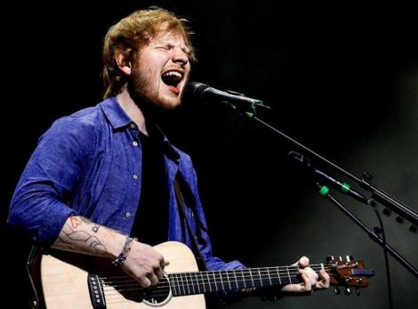 Ed Sheeran, rușinat la un concert cu 60.000 de fani! Motivul pentru care a înterupt concertul… de două ori