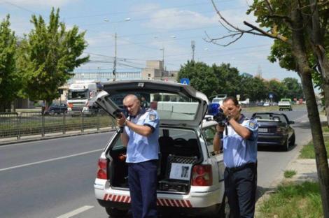 Incredibil! Poliția română îi învață pe șoferi cum să-i PĂCĂLEASCĂ RADARELE. Metoda e foarte simplă!