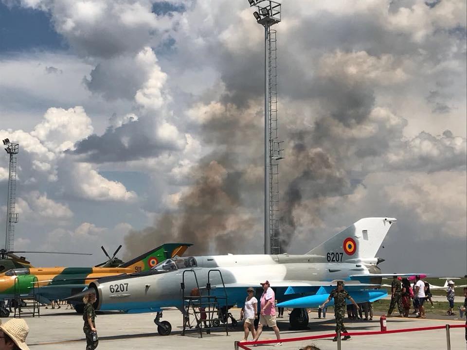 MiG 21 - LanceR prăbușit! Mărturisirile terifiante ale unui martor: ”Dacă pilotul se catapulta, avionul îşi continua drumul spre public şi "ar fi fost jale"
