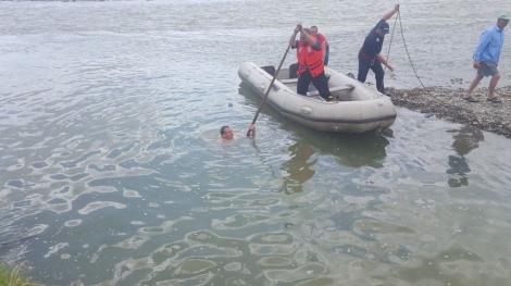 Tragediile se ţin lanţ! Un băieţel de 13 ani a murit ÎNECAT în râul Bistriţa!