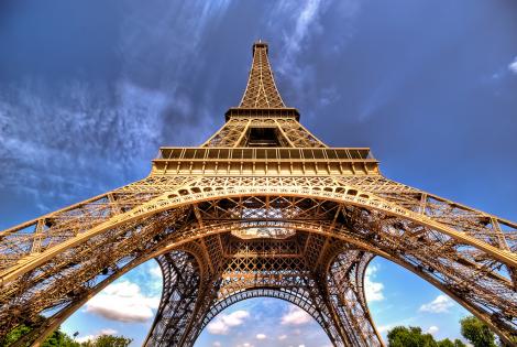 Turnul Eiffel a fost închis pentru turiști din cauza unei greve a personalului.