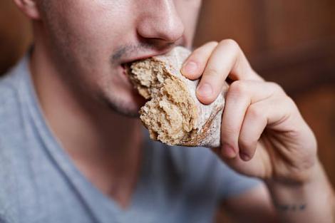 Ce se întâmplă în corpul tău dacă mănânci pâine cu maia! Efectele se văd imediat
