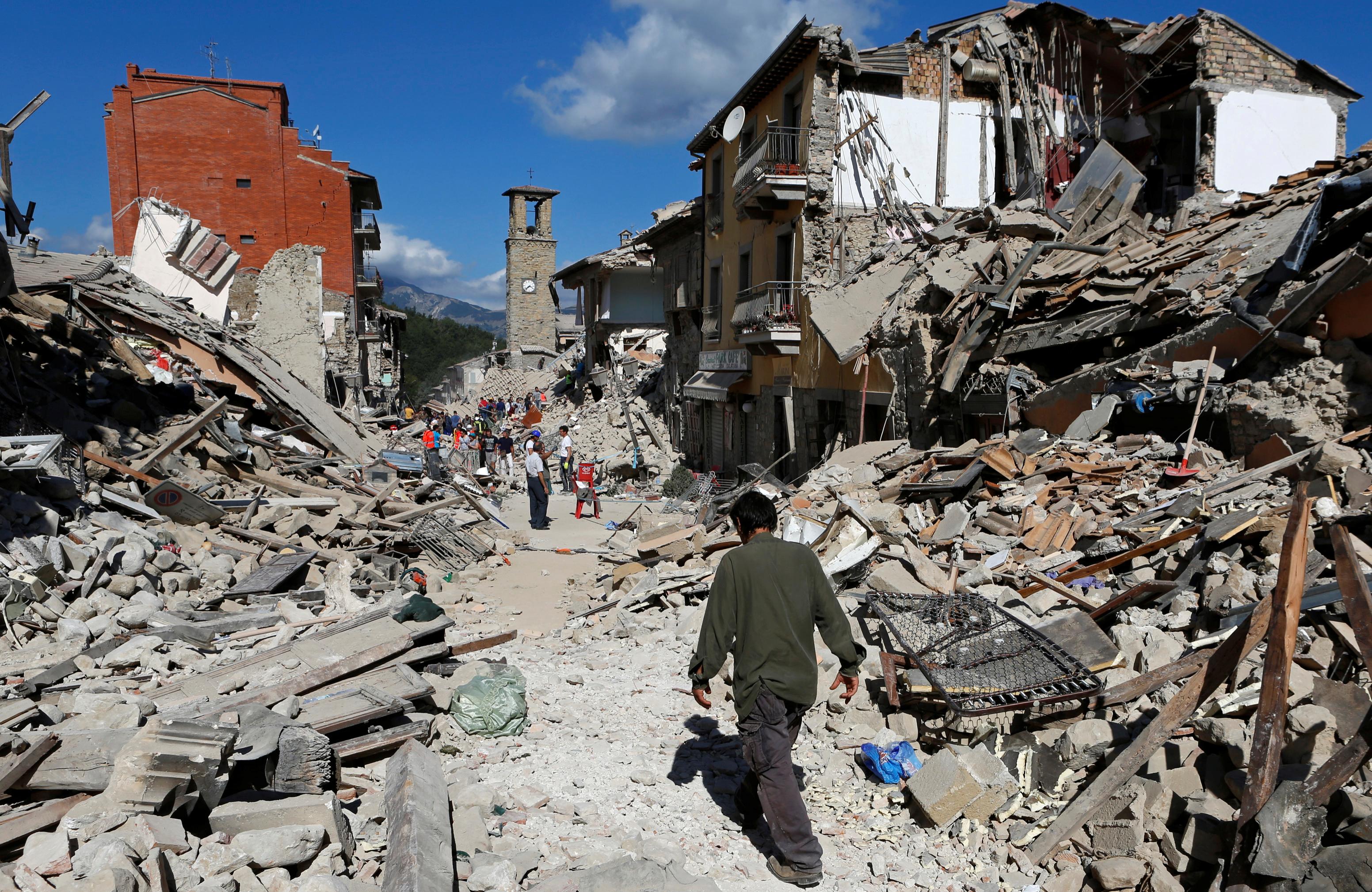"Cutremurele vor aduce sfârșitul lumii!" 91 de morți în Indonezia. Imagini infiorătoare, imediat după seism