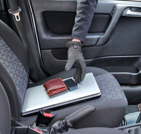 Atenție, șoferi! Aceasta este noua metodă prin care hoții îți pot sparge mașina! (VIDEO)