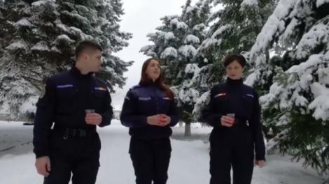 Omagiul adus de Jandarmeria Română lui Mihai Eminescu, ajuns viral pe Facebook: "Un ceai nu e doar o licoare caldă"