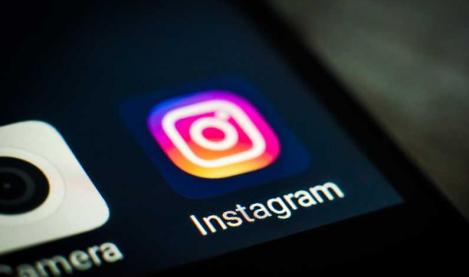 Cum ne îmbunătățește viața de utilizator noua funcție „dark mode” de pe Instagram