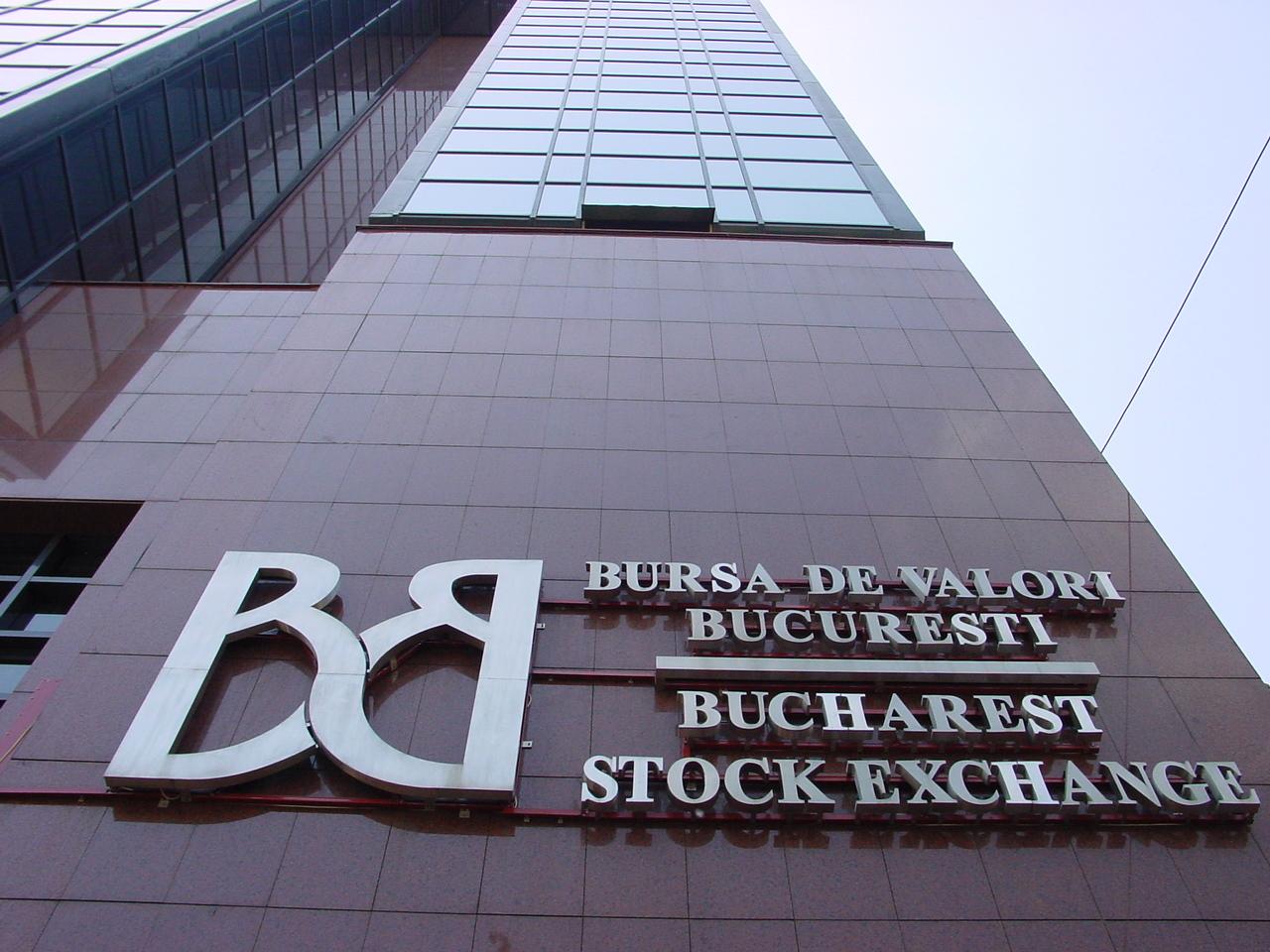 Lucian Anghel va pleca în ianuarie de la conducerea Bursei de Valori Bucureşti. "Am fost solicitat de companii private româneşti listate la bursă sau care intenţionează să se listeze să le ajut să-şi crească valoarea prin intermediul bursei"