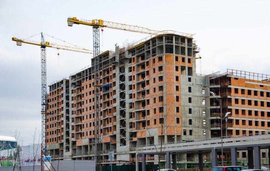Sectorul construcţiilor a încetinit în august, cu o creştere de 32,7%