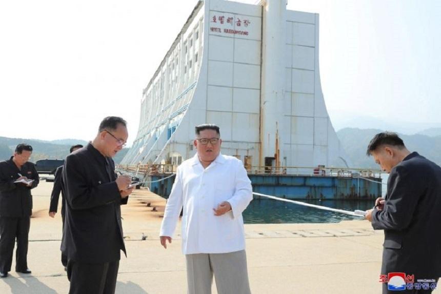 Kim Jong-un a ordonat demolarea unor clădiri ”inestetice” de pe muntele Kumgang ale Coreii de Sud