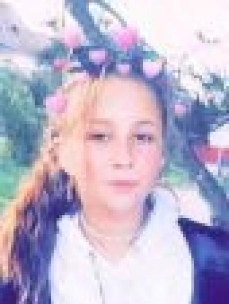 Sibiu: Poliţiştii caută o fată de 13 ani dispărută de acasă încă de luni