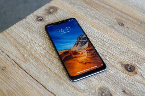 Telefonul anului 2018 ca raport calitate-preț: Xiaomi Pocophone F1