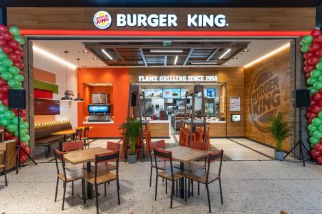 Burger King a raportat în primele şapte zile de la deschiderea din Bucureşti peste 15.000 de clienţi, un record de vânzări în regiunea Europei Centrale şi de Est
