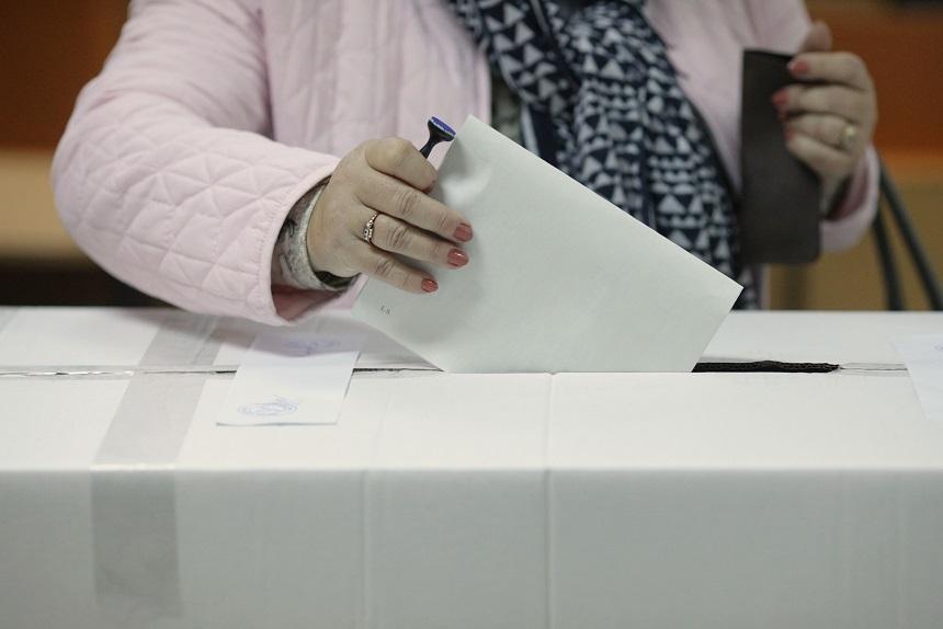 Alegeri prezidenţiale 2019 - 13.158 de români au votat până acum la secţiile din străinătate în turul al doilea; la primul tur erau cu câteva sute mai mulţi