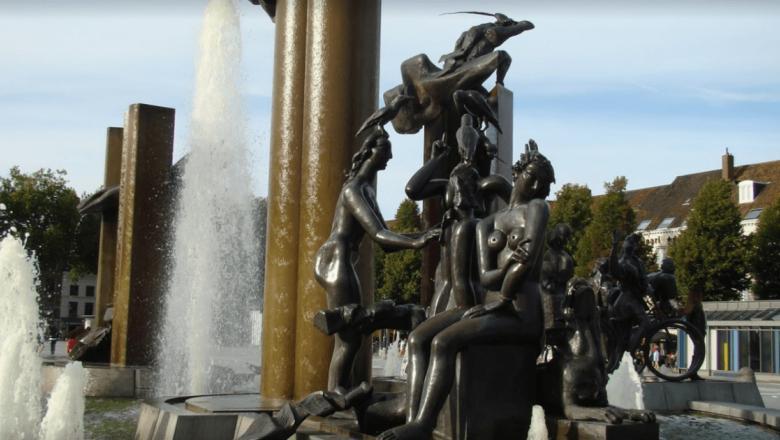 O statuie din bronz de CINCI tone  a fost furată și topită de un grup de români!