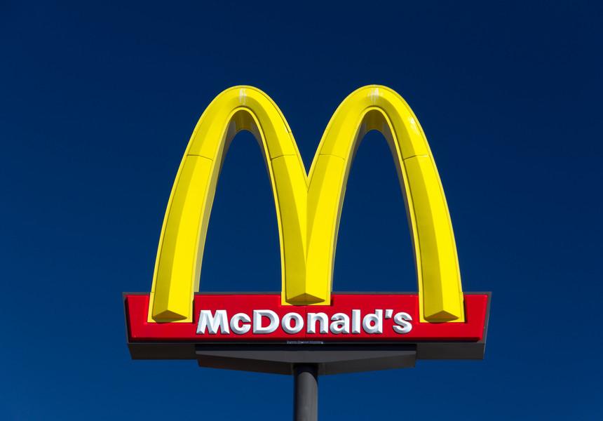 Directorul general al grupului McDonald’s a fost demis din cauza unei relaţii consimţite cu o angajată