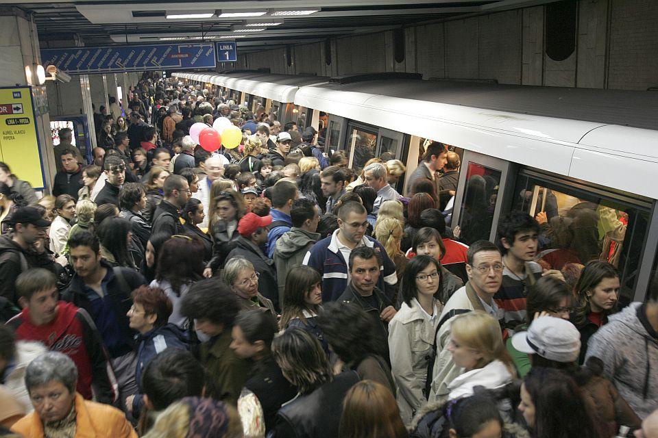 Metroul din București s-ar putea închide. Mecanicii amenință cu intrarea în grevă. Sindicaliști: ”Angajații sunt foarte stresați și nemulțumiți!”