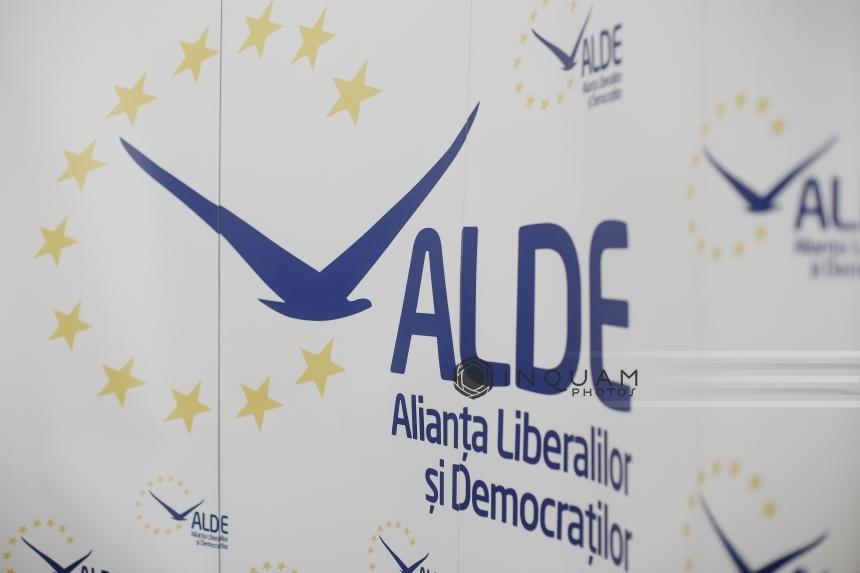 ALDE, după anunţul lui Rareş Bogdan privind organizarea alegerilor anticipate în luna aprilie: Nu intrăm în asemenea aventuri politice doar pentru ca un partid să-şi mai mărească cu câteva procente zestrea electorală