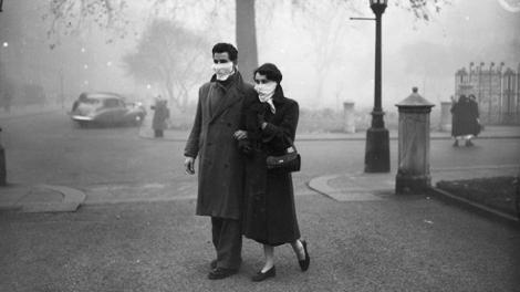 Marele Smog din 1952. Ceața ucigasă a luat viața a 12.000 de persoane! „Cerul era negru, să conduci o mașină era imposibil”