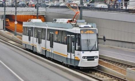 Haos în București! Circulația mai multor linii de tramvai este blocata. Echipajele intervin de urgență