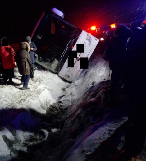 Un autocar cu 25 de persoane s-a răsturnat pe DN 1, în județul Brașov! La faţa locului s-au deplasat mai multe echipaje de pompieri, poliţişti şi medici