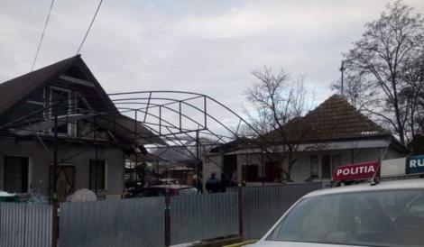 Ultimă oră: Percheziții în casa unui politician din Mureș, suspectat că fură curent şi are plantaţie de canabis în casă
