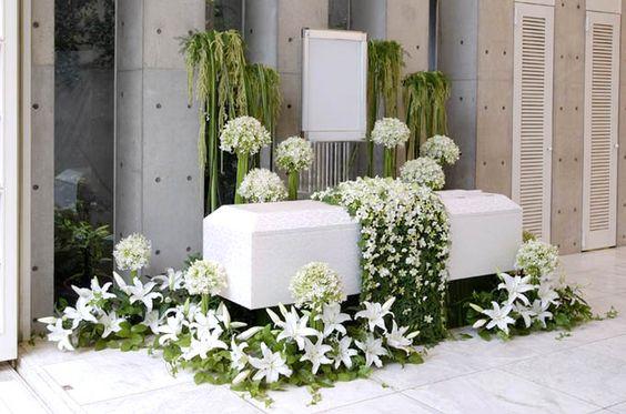 De ce tot mai mulți oameni apelează la serviciile funerare