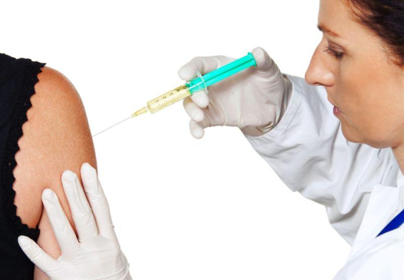 Vaccinare copii. Cum e tratată problema vaccinării obligatorii în România și în lume