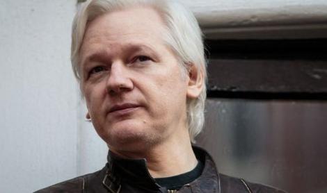 Ultimă oră: Julian Assage a fost arestat! Cofondatorul WikiLeaks trăia de șapte ani în Ambasada Ecuadorului de la Londra