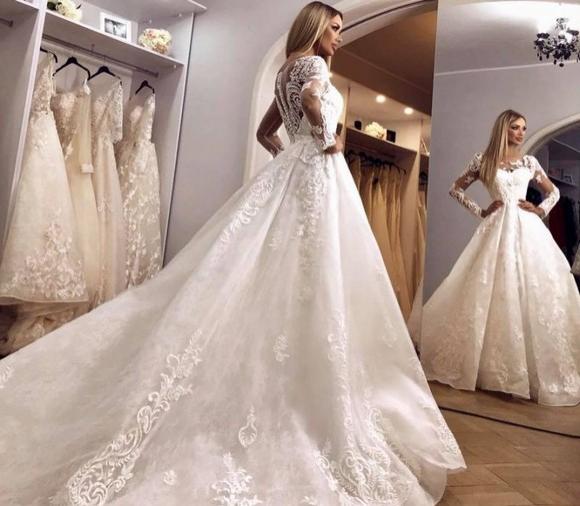 comfort rinse camp Ce preț au rochiile de mireasă create de Bianca Drăgușanu și cât câștigă  vedeta din afacere | Antena 1