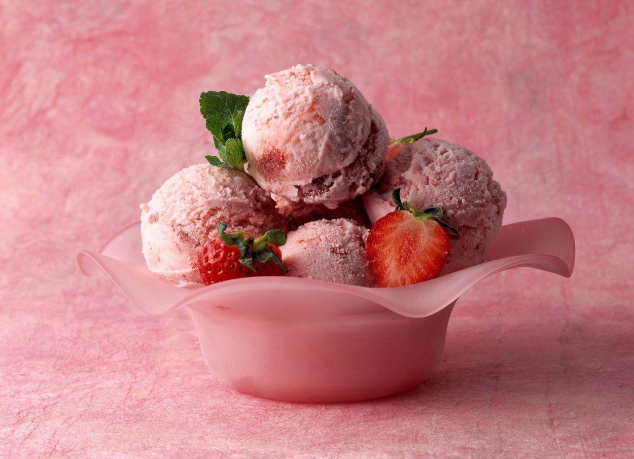 Înghețată de căpșuni. 3 cele mai simple rețete de înghețată de casă